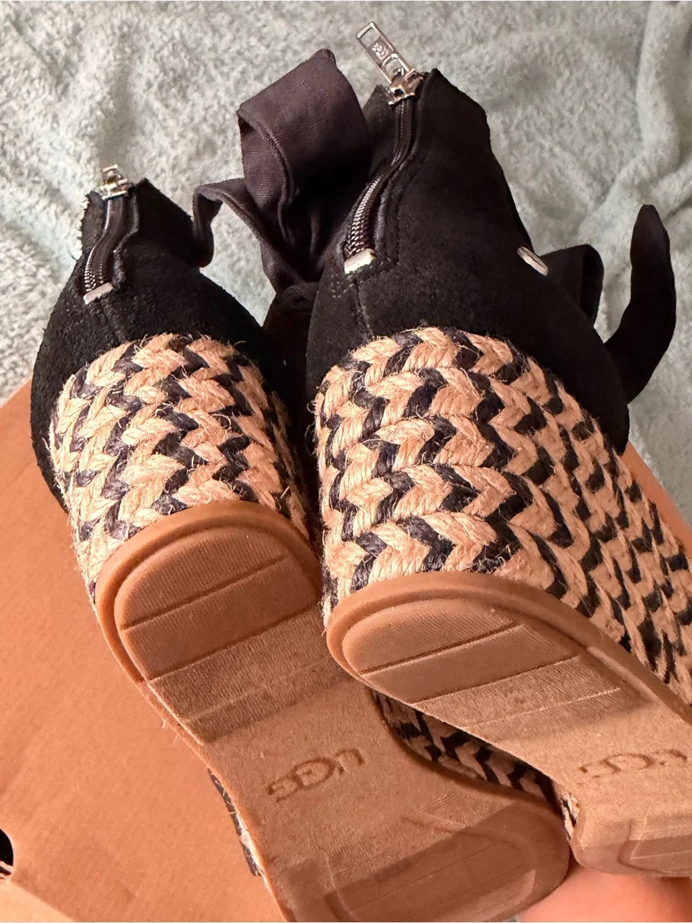 UGG Yarrow Black Knotted Wedge Espadrille Sandals size 8 #470